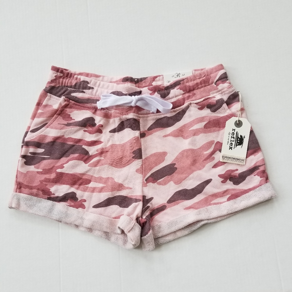 Reflex Love Shorts | Camouflage Pink | Size L